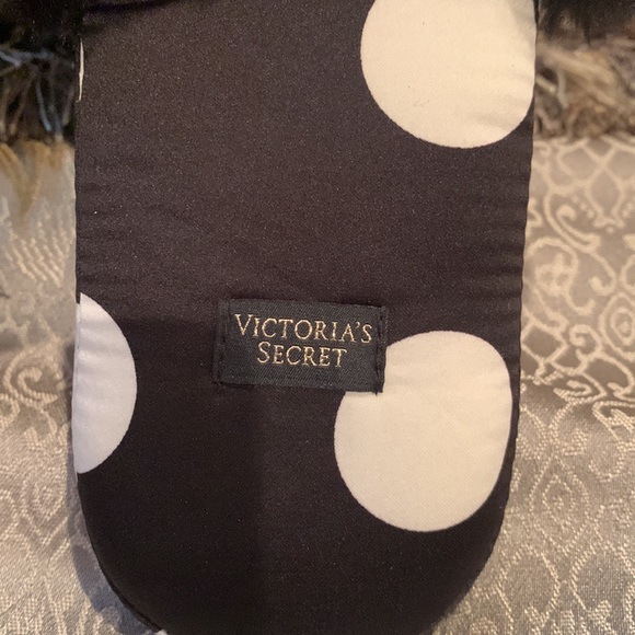 Victoria Secrets Polka dot slippers - Picture 4 of 9
